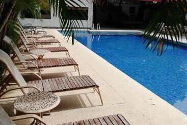 هتل The Palms At Coco Beach