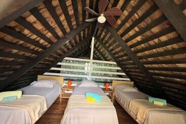 Linareva Moorea Beach Resort