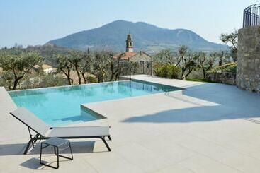 تختخواب و صبحانه Borgo Petrarca