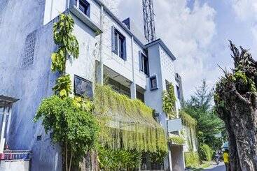 هتل Spot On 91205 Rindang Guesthouse Syariah