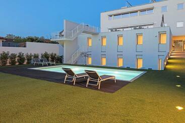 پانسیون Uporto House Residence