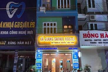 تختخواب و صبحانه Ha Giang Safari Hostel & Motorbikes