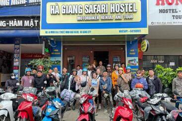 تختخواب و صبحانه Ha Giang Safari Hostel & Motorbikes