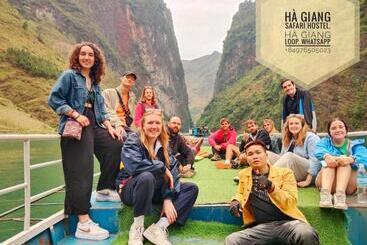 تختخواب و صبحانه Ha Giang Safari Hostel & Motorbikes