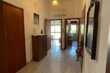 تختخواب و صبحانه La Casa Di Mussiù
