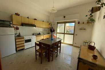 تختخواب و صبحانه La Casa Di Mussiù