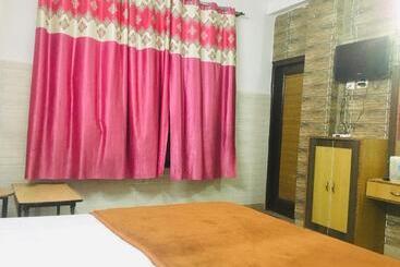 پانسیون Trimrooms Shree Mata Palace, Katra Bus Stand