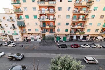 تختخواب و صبحانه Corso 138 By Domusextra