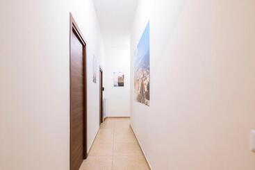 تختخواب و صبحانه Corso 138 By Domusextra