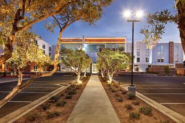 هتل Springhill Suites By Marriott Los Angeles Downey
