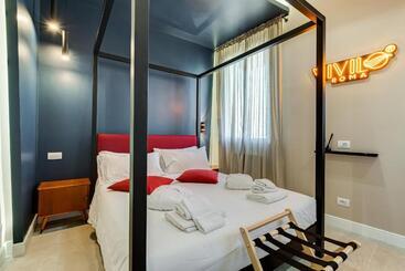 پانسیون Vivilo Roma Trevi   Luxury Experience   Private Jacuzzi On Terrace   Insane View