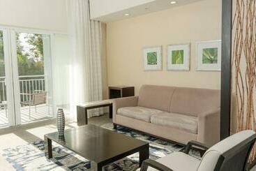 Modern Private Studio   King Bed, Jacuzzi, Balcony And Pool