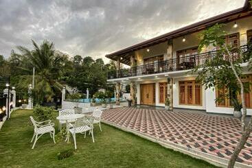 هتل Danisco Leisure Bunglow