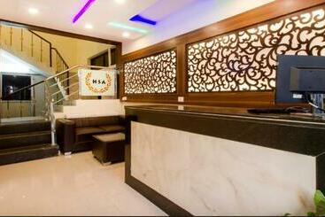 فندق Grand Ashirwad By Wb Inn
