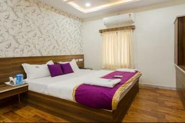 فندق Grand Ashirwad By Wb Inn
