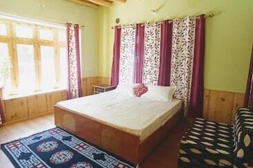 پانسیون Sonam Guest House