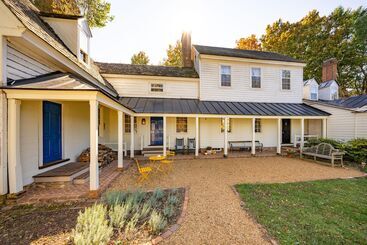 تختخواب و صبحانه Hollymead House