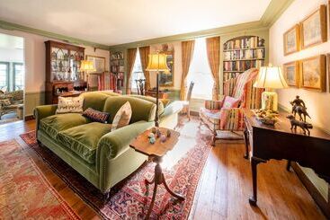 تختخواب و صبحانه Hollymead House