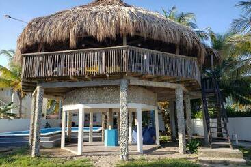تختخواب و صبحانه Paradise Found