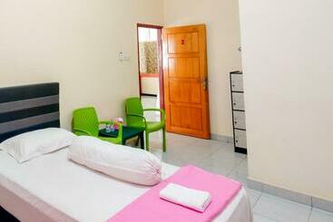 Reddoorz @ Makarios Hotel Poso
