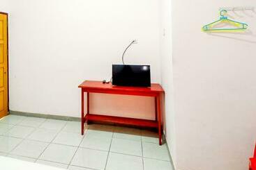 Reddoorz @ Makarios Hotel Poso
