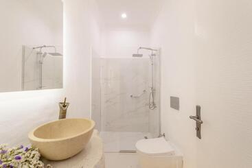 هتل Yasos Suites