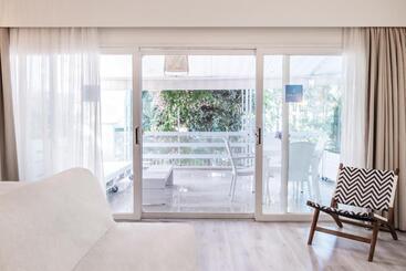 هتل Yasos Suites
