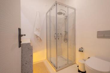 هتل Yasos Suites