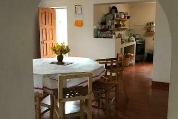 تختخواب و صبحانه Casa De Campo Alex
