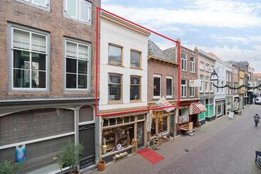 تختخواب و صبحانه Voorstraat Straatzicht Boven