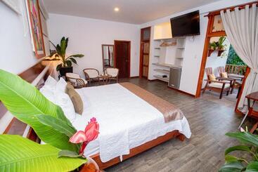 בית מלון כפרי Villa Lu Amazon Ecolodge