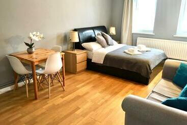 ペンション Lovely Studio Room In The Heart Of Kingston Upon Thames