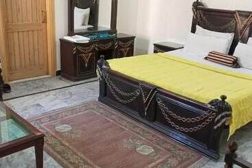 هتل Luxury Palace Peshawar