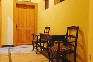 هتل Luxury Palace Peshawar