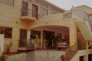 هتل Luxury Palace Peshawar