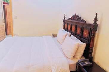 هتل Luxury Palace Peshawar