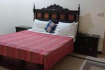هتل Luxury Palace Peshawar
