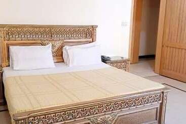 هتل Luxury Palace Peshawar