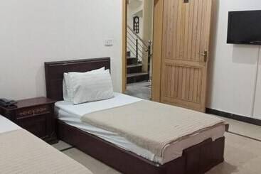هتل Luxury Palace Peshawar