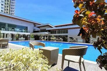 Pool View Studio In Mesaverte With Free Pool & Netflix