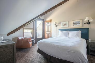 Elk Mountain Lodge