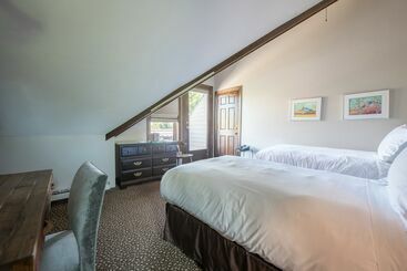 Elk Mountain Lodge