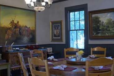 Elk Mountain Lodge