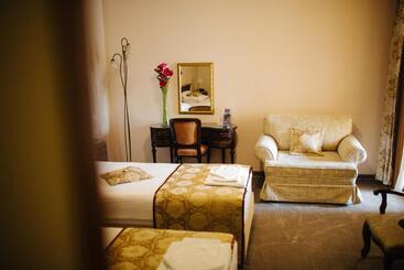 Garni Hotel Andric