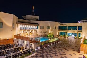 مسافرخانه Ramada Ajmer