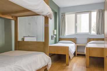 هتل Circus Hostel