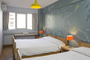 هتل Circus Hostel