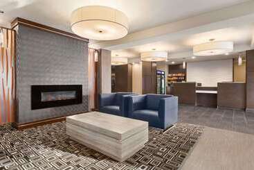 هتل Days Inn & Suites By Wyndham Yorkton