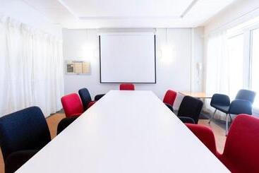 هتل L Morby Danderyd Hospital