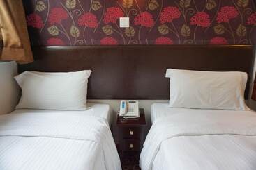 Lander Hotel Prince Edward
